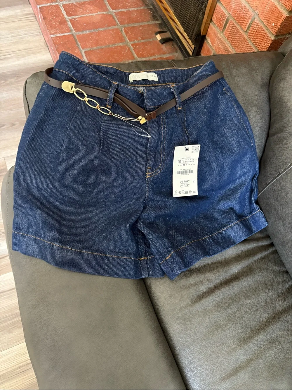 ❤️ New Zara Dark Blue Denim High-Waist Shorts with Brown Chain-Accent Belt